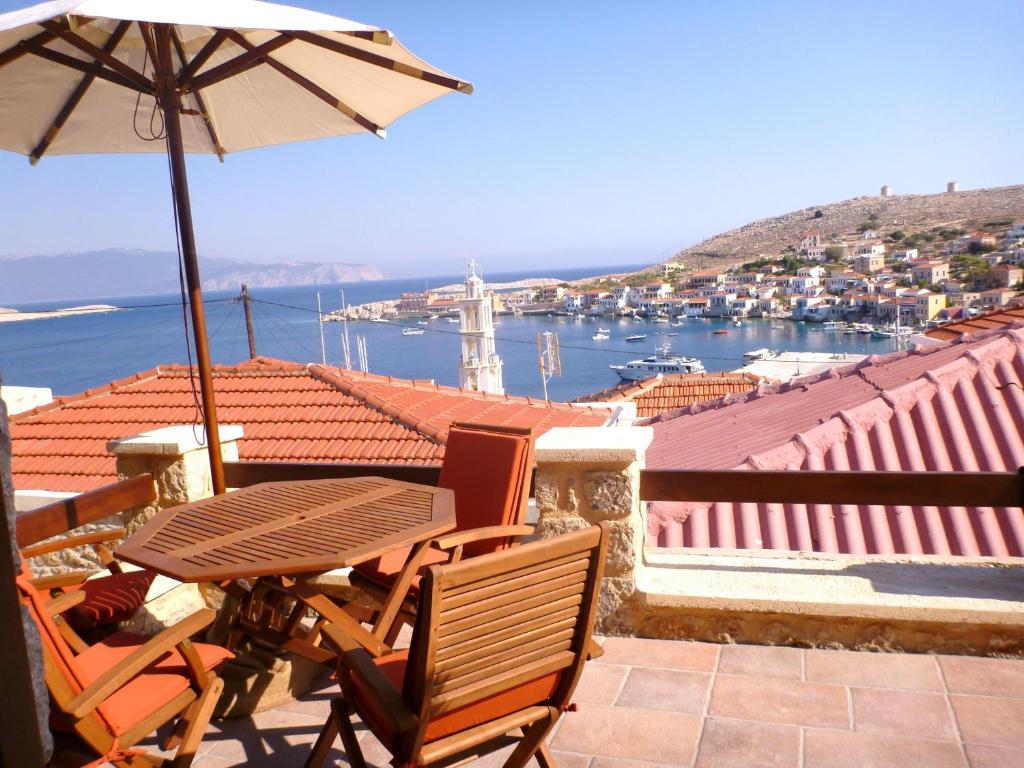 Bright Sun Villas Chalki Town Екстер'єр фото